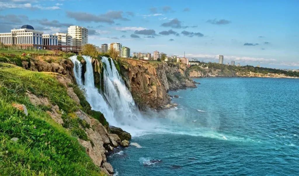 Aşağı Düden Şelalesi ve Lara sahili