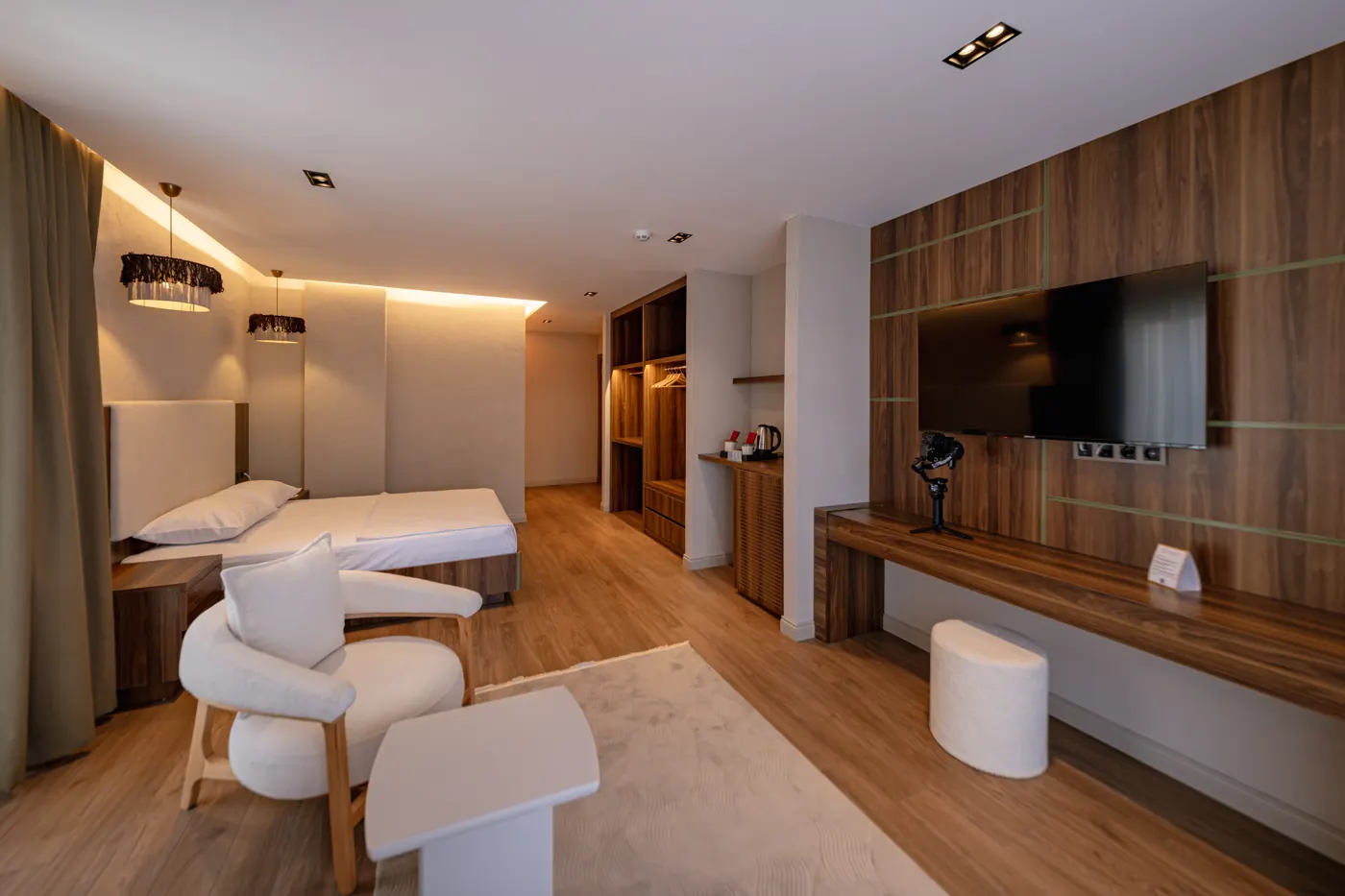 King Suite 8